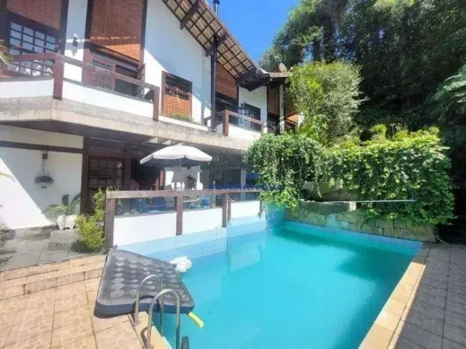 Casa com 4 quartos ( 2 suítes) à venda, 570 m² por R$ 1.450.000 - Forest Hills - Granja Vi