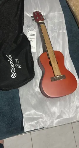 Ukulele NOVO Giannini start