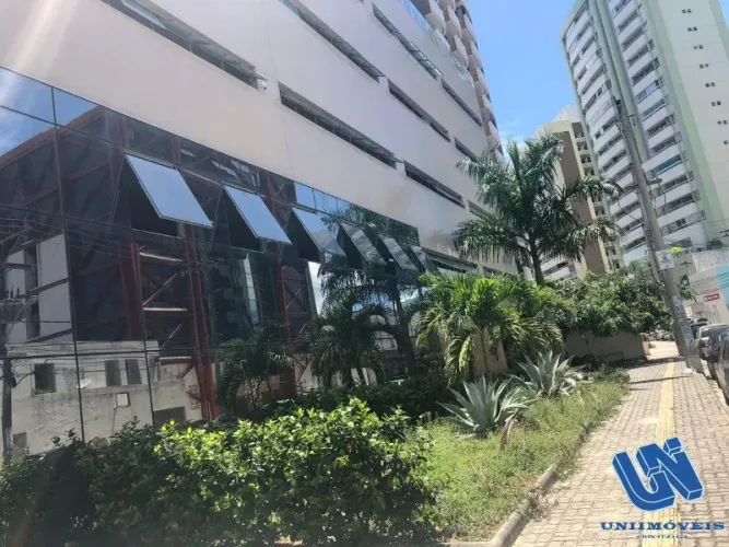 Loja comercial 450m2 Próximo Shopping Itaigara com possibilidade para Clinica e Loja Comer