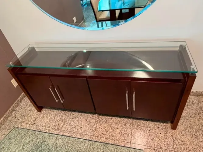 Buffet em Madeira com Tampo de Vidro - 4 Portas - Excelente Estado