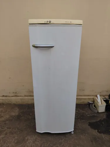 geladeira Electrolux gelando perfeitamente motor original