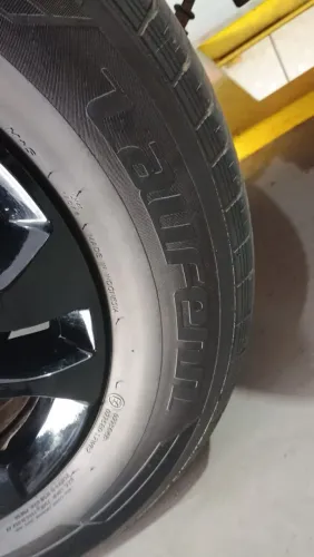 Pneu 215/65/16