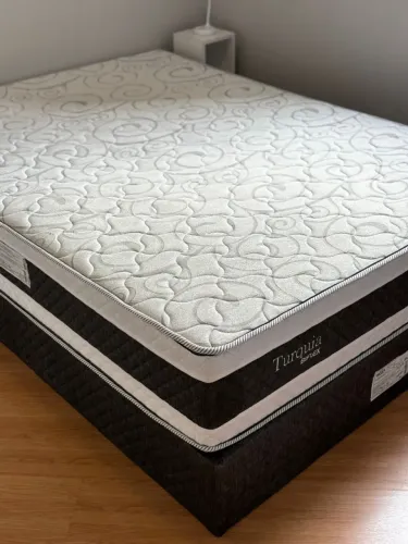 Cama casal Turquia Biflex Molas Ensacadas, 10 meses de uso, IGUAL A NOVA!