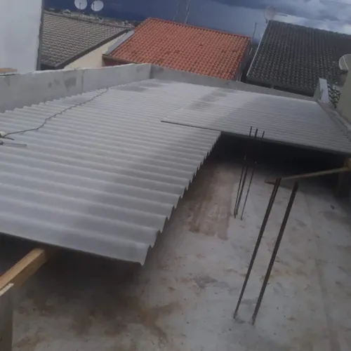 Pedreiro e carpinteiro 