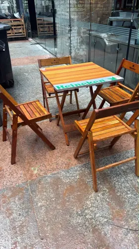 Conjunto mesa e cadeira de bar