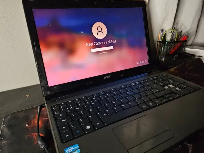 Notebook acer SSD 112 gigas e 4 ham - BARATO PRA VENDER RAPIDO!!