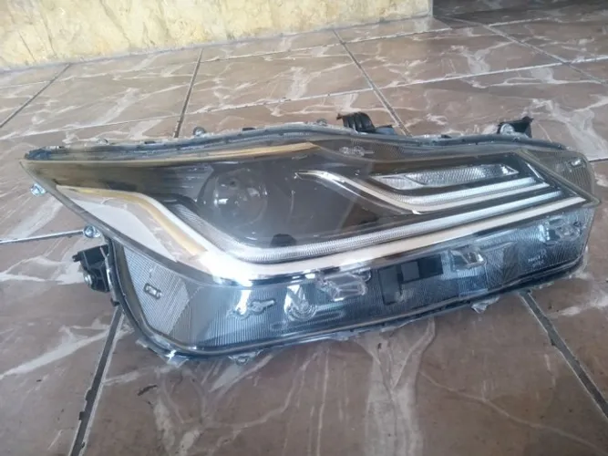 Farol direito Corolla altis 2020 2021