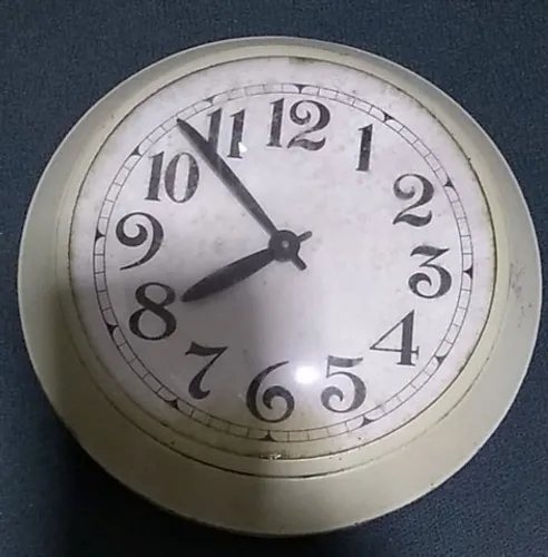 Relogio de parede antigo - 18 cms