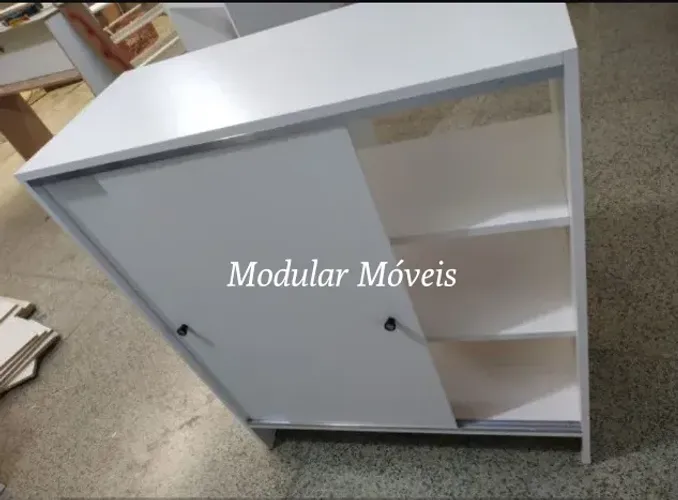 Balcão Vitrine com Portas em MDF