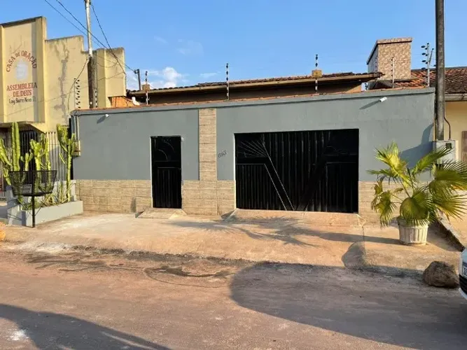 casa com 4-4 no Saõ José em Castanhal com piscina R$ 380 mil reais negociaveis
