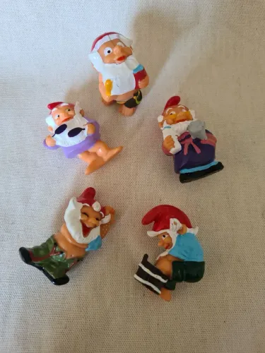 Lote gnomos higiene kinder anos 90
