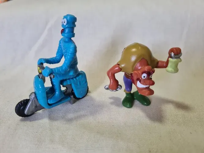 Kinder ovo monstrons anos 90