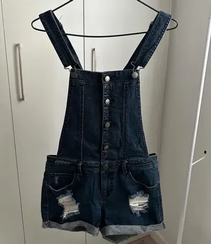 Jardineira jeans 