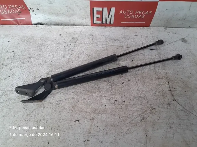 Amortecedor da tampa traseira Nissan tiida hatch