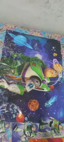 Painel de festa infantil Toy Story - Buzz Lightyear com os display pra mesa