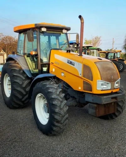 Trator Valtra BM 110