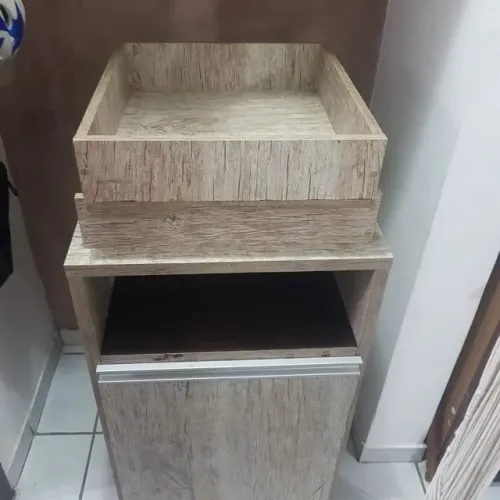 Armário em madeira, Vintage, novo com 4 rodizios - Aceito oferta - Venda urgente