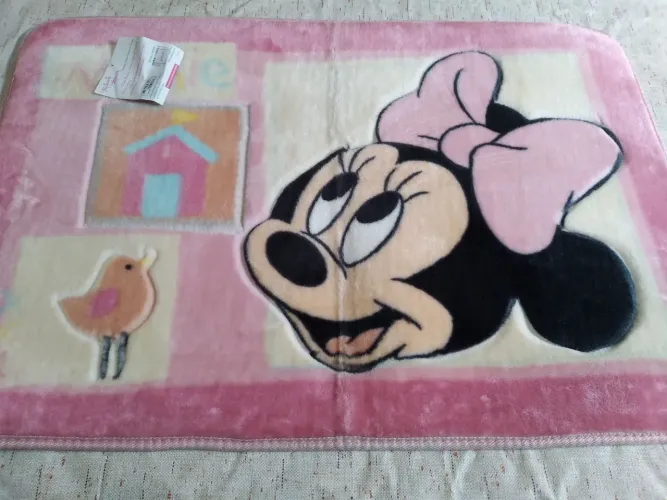 Tapete infantil menina personagem