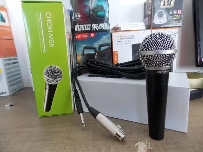 Microfone profissional com fio