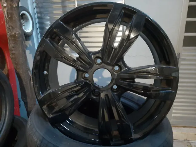 Roda aro 18 Bmw Estrela Black piano 5x120 jogo