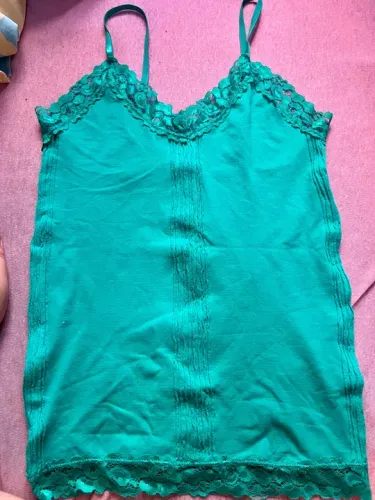 Kit de 2 regatas (verde e vermelha) TAM M (novas)