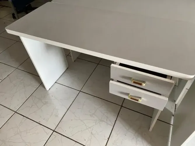 prod. novo - escrivaninha mesa reta cinza e branca