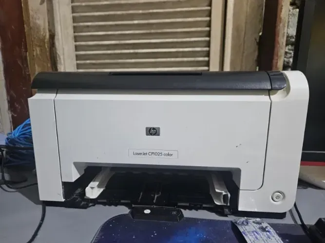 impressora HP 1025 laser colorida semi nova