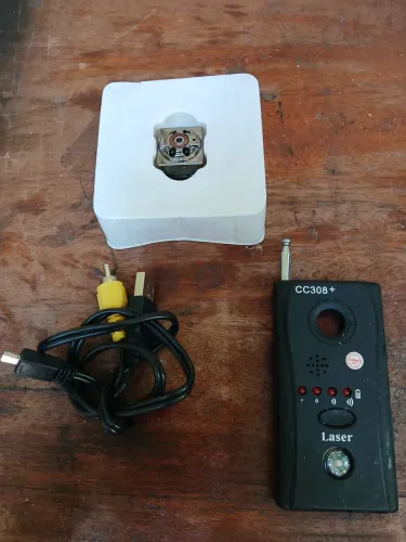 Câmera espião + detector de câmera escondida