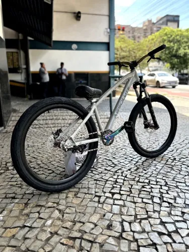bicicleta wheeling grau 