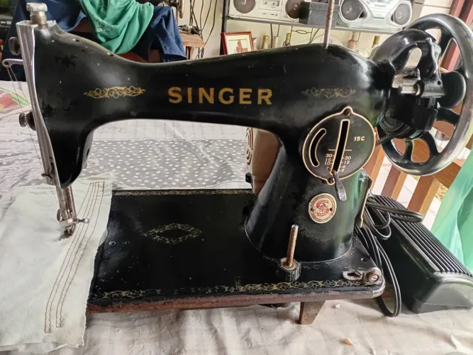 Maquina de costura singer