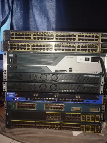 Lote de Dispositivos de rede Switches, Firewall, Roteador e Acessórios