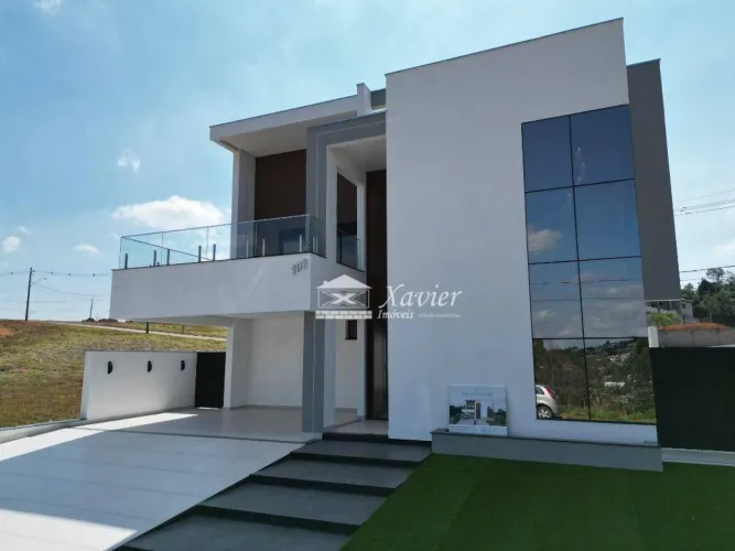 Sobrado com 4 dormitórios à venda, 330 m² por R$ 2.700.000,00 - Condominio Belbancy - Varg