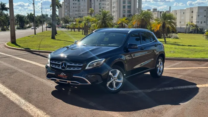 Mercedes-Benz GLA 200 Adv. 1.6/1.6 TB 16V Flex Aut. 2018