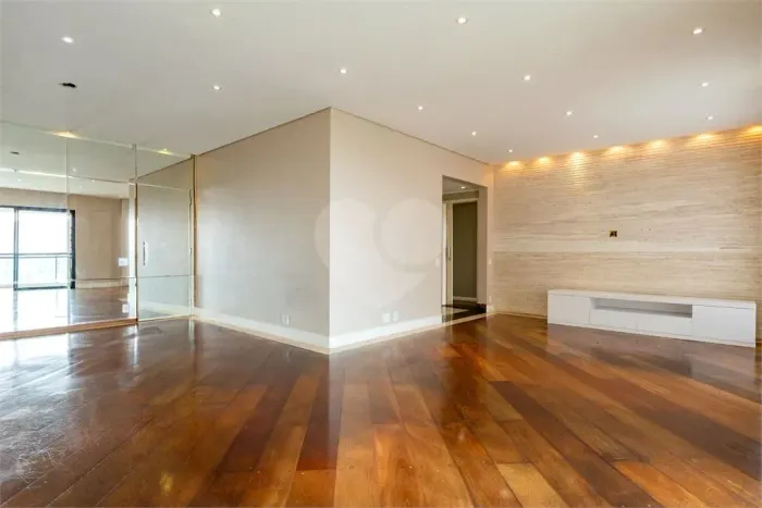 Apartamento à venda com 4 quartos, sendo 3 suítes, no condomínio Lumiar, São Paulo - SP