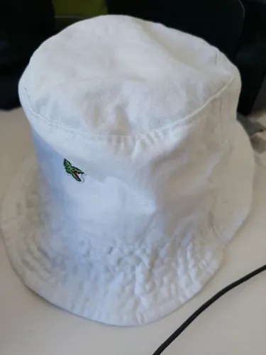 Boné Lacoste branco modelo cata ovo
