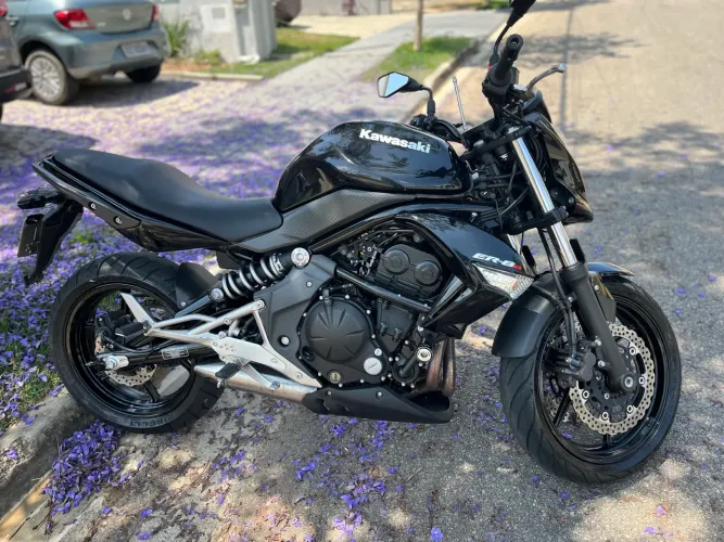 Motos Kawasaki ER-6N 650cc no Brasil