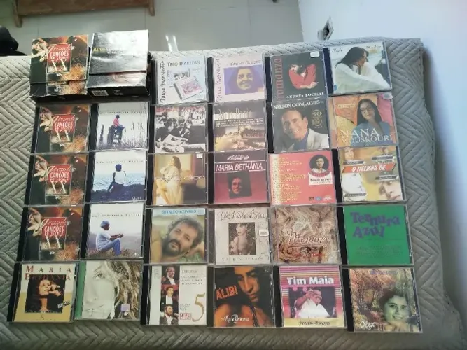 Coleção de CDs - MPB, Internacionais e Clássicos + Itens Extras 