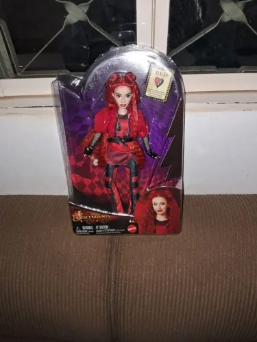 Boneca coleção descendentes