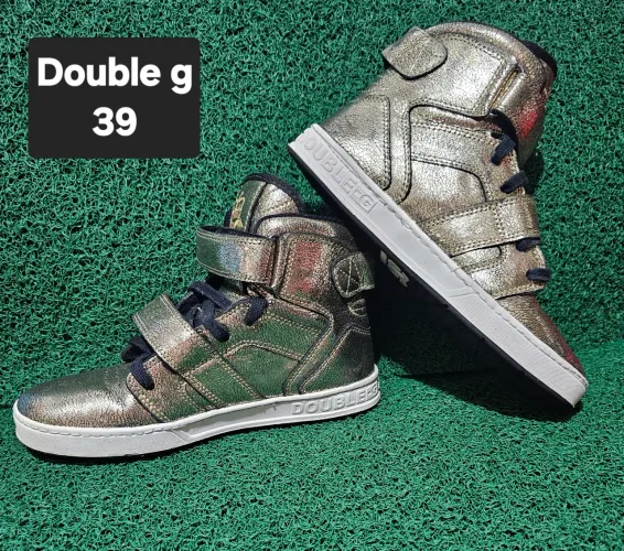 Bota feminina tamanho 39