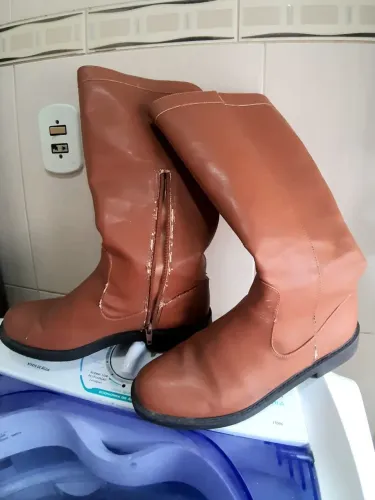 Bota cano alto ONESELF C&A AVARIA DESCASCANDO. 36. Marrom caramelo. !