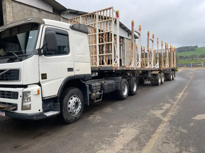 Volvo FM12 420 ano 2006 com bitrem trans toras