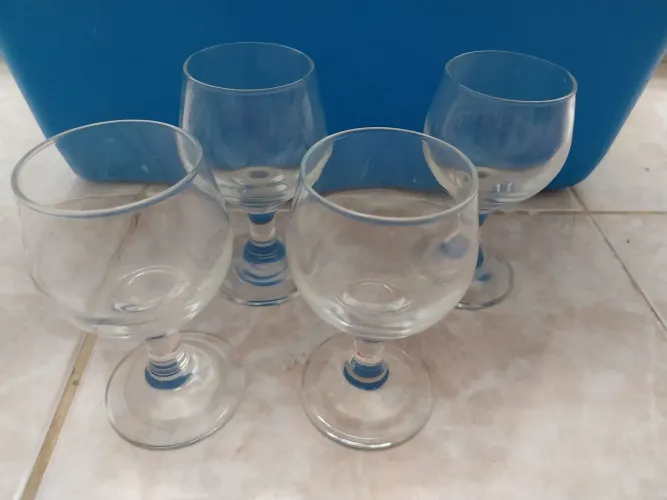 4 Taças de Vidro para Bebidas