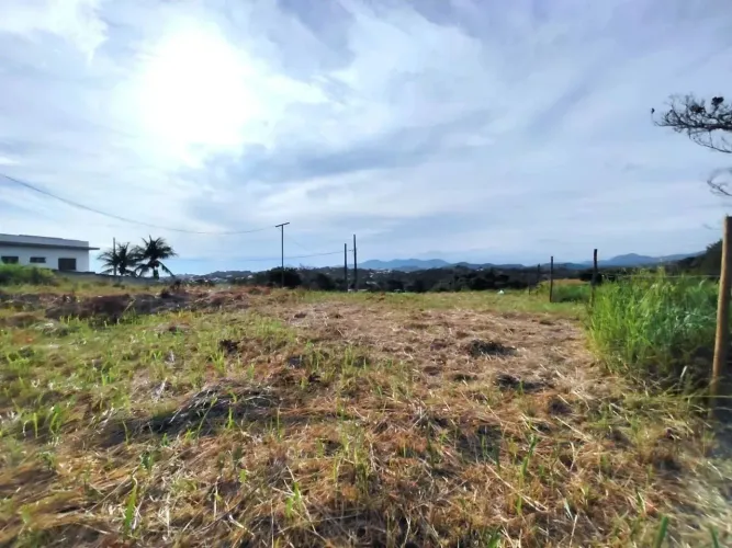 Imóvel para venda possui 3085 metros quadrados em Itaúna - Saquarema - RJ