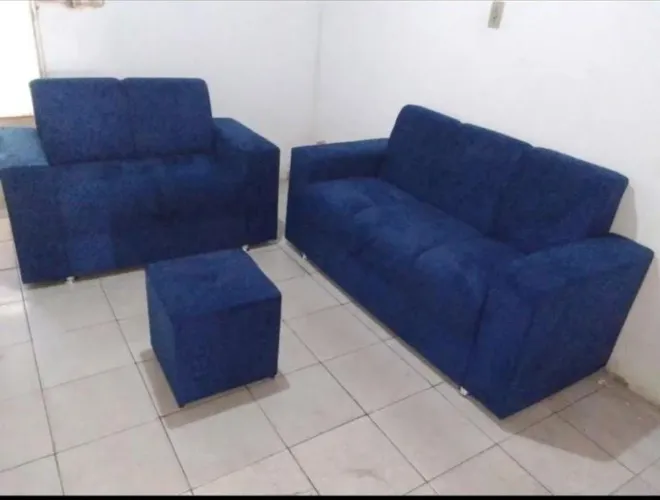 Conjunto Sofá 2 e 3 lugares + Puff Azul Marinho