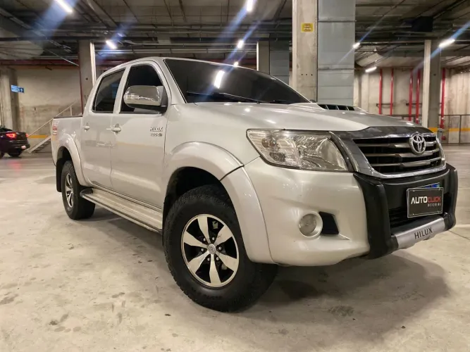 Toyota Hilux CD D4-d 4X4 3.0 TDI Dies. Mec. 2013