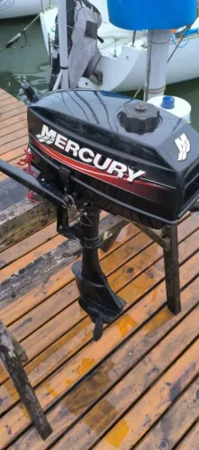 motor de popa Mercury 3.3 hp