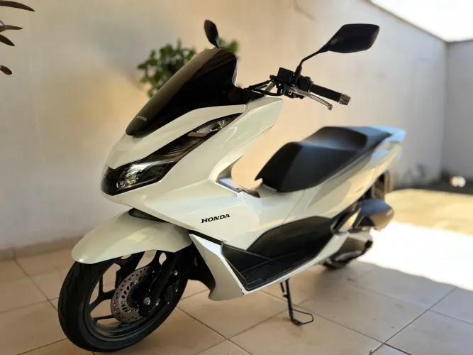 Vendo PCX 2023 - APENAS 1400 km RODADOS!!!