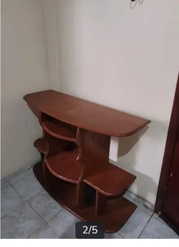 Rack de madeira com design diferenciado
