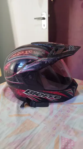 Capacete de motociclista Bieffe!