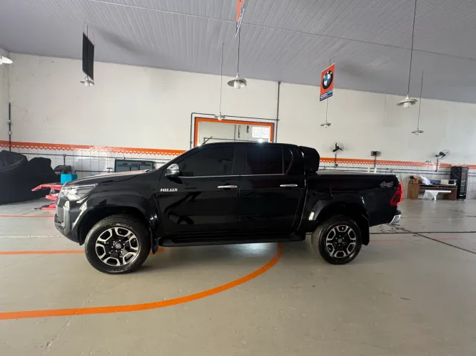 Toyota Hilux CD SRX Plus 4X4 2.8 TDI Die. Aut. 2025